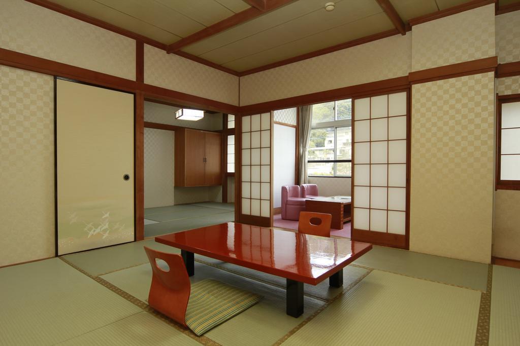 Готель Izunagaoka Onsen Azumaya Izunokuni Екстер'єр фото